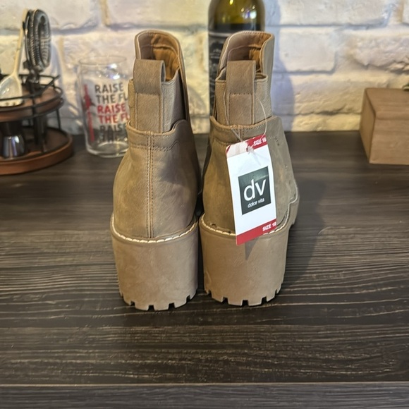 Women's Dolce Vita Chelsea boots - Picture 2 of 5